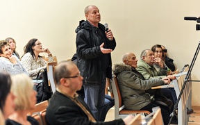 Władza po drugiej stronie torów
