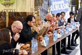 Zjeść górę pączków