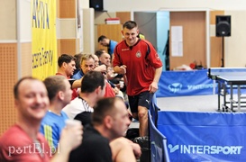 Mundurowi grają w ping-ponga