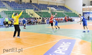 Meblarze słabsi w starciu beniaminków (piłka ręczna)