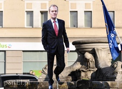 Tusk na fontannie