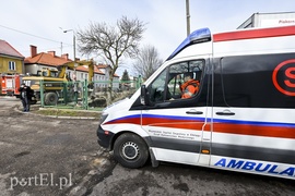 Wypadek na budowie, mężczyzna zasypany w wykopie