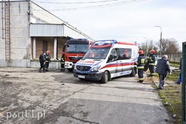Wypadek na budowie, mężczyzna zasypany w wykopie