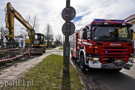 Wypadek na budowie, mężczyzna zasypany w wykopie