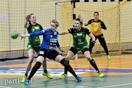 Sześć bramek zaliczki Kram Startu (piłka ręczna)