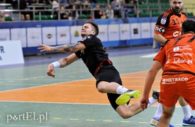 Meblarze słabsi w meczu ostatnich drużyn (piłka ręczna)