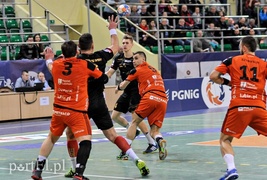 Meblarze słabsi w meczu ostatnich drużyn (piłka ręczna)