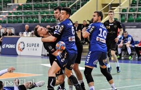 Chrobry dobił Meblarzy (piłka ręczna)