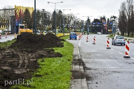 Koparka poszła w ruch, powstaje torowisko