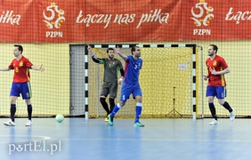 Kanonada Hiszpanów na inaugurację eliminacji