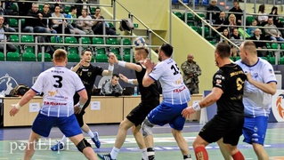 Do trzech razy sztuka. Meblarze pokonali Stal (piłka ręczna)