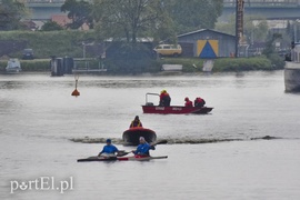 Strażacy wyłowili z rzeki ciało mężczyzny
