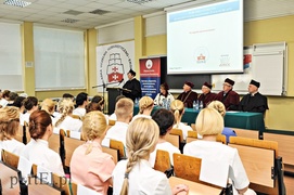 Studia już za nimi, szpitale czekają