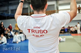 Walczą mali judocy