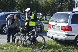 Kolizja rowerzysty z seatem na Częstochowskiej