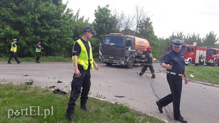 Motocyklista zderzył się z ciężarówką, zmarł w szpitalu