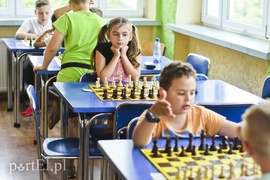Pion na d4 i można zaczynać