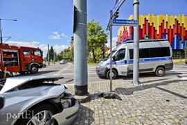 Kolizja dwóch renault przy szkole muzycznej