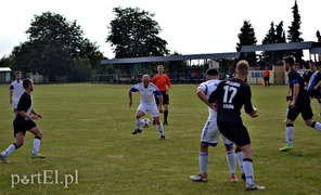 Barkas podnosi się z dna