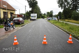 Skuterem uderzyła w samochód dostawczy