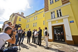 „Skoszarowani” mieszkańcy Saperów 14 b