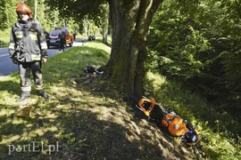 Uderzył w auto, którym jechał poszukiwany przez policję