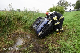 Opel dachował na drodze do Malborka