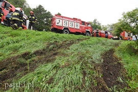 Opel dachował na drodze do Malborka