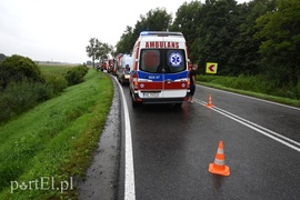 Opel dachował na drodze do Malborka