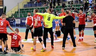 Meblarze inkasują trzy punkty! (piłka ręczna)