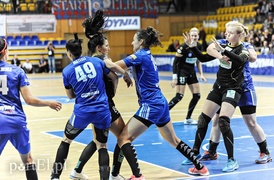 Emocji nie brakowało, ale trzy punkty zostały w Gdyni (piłka ręczna)