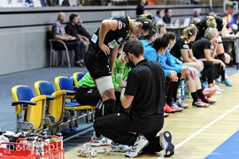 Emocji nie brakowało, ale trzy punkty zostały w Gdyni (piłka ręczna)