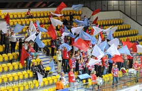 Emocji nie brakowało, ale trzy punkty zostały w Gdyni (piłka ręczna)