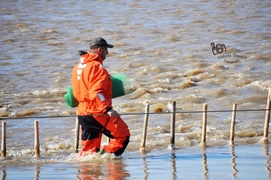 Ratowali Rzeczną przed zalaniem