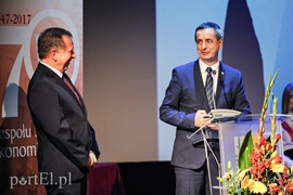 Od 70 lat uczą ekonomii