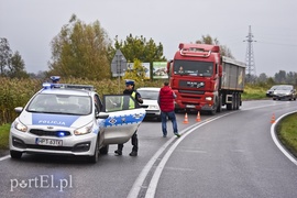 Uderzył w drzewo, zginęła 17-latka