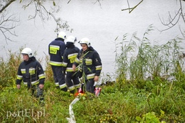 Strażacy ćwiczą walkę z cofką