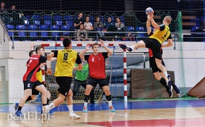 Inauguracyjne zwycięstwo juniorów Truso na własnym parkiecie (piłka ręczna)