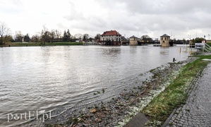 Rzeka Elbląg już nie straszy, trudna sytuacja na jeziorze Druzno  (aktualizacja) 