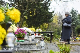 Elblążanie odwiedzają groby bliskich