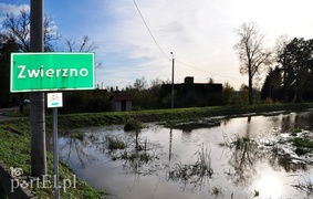 Kolejny wał przecieka