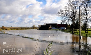 Kolejny wał przecieka