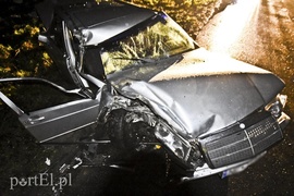 Zderzenie mercedesa z ciągnikiem