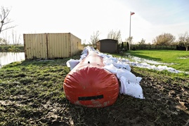 Walczą z zatorami, liczą na pogodę