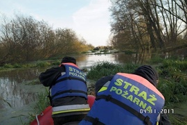 Walczą z zatorami, liczą na pogodę