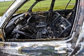 Wypadek koło Fiszewa, auto w płomieniach