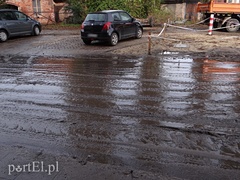 Mieszkają na budowie i mają tego dość