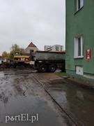 Mieszkają na budowie i mają tego dość