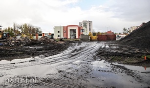 Mieszkają na budowie i mają tego dość