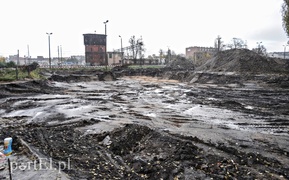 Mieszkają na budowie i mają tego dość